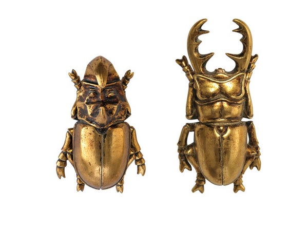 Lot 2 plaques décoratives scarabées, doré l.13.3 x H.21.5 cm