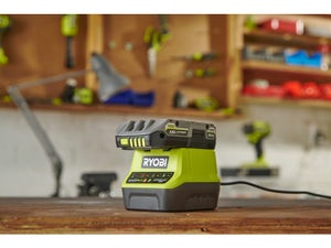 Lot d'une batterie et d'un chargeur RYOBI, 18 V, 2 Ah Rc18120-120c