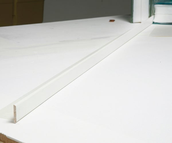Champlat Médium en MDF 2 arrondis, 4 x 28 mm L. 2.44 m blanc