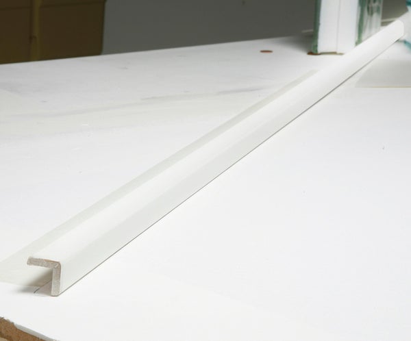 Baguette D'Angle Médium (Mdf) Arrondie Blanc, 28 X 28 Mm, L. 2.44 M