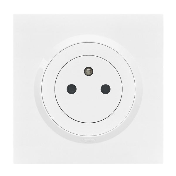 Prise avec terre affleurante complet Dooxie, LEGRAND, blanc