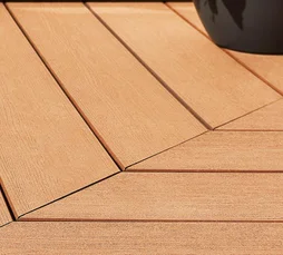 Lame de terrasse premium 3000x150x21mm veinee composite brun clair