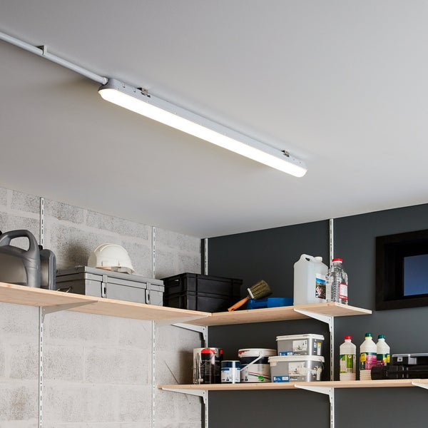Réglette À Détection Volga, Led Intégrée 1 X 24 W L.120 Cm Blanc Froid Inspire