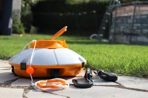 Robot aspirateur de piscine autonome sur batterie Frisbee BESTWAY