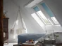 Store fenêtre de toit VELUX occultant manuel noir DKL MK04, cadre gris