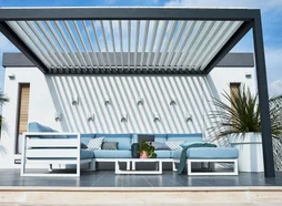 Pergola bioclimatique adossée Caleta aluminium, 12 m² gris anthracite