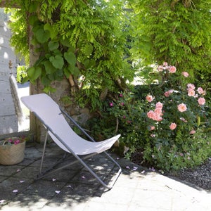 Transat de jardin LAFUMA MOBILIER Batyline en acier rose