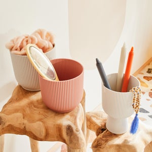 Cache-pot plastique ELHO Diam.14.125 L.14.125 x l.14.125 x H.12.936 cm blanc soi