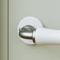 Ensemble de porte sur rosace Maya INSPIRE, ncikel stiné porcelaine blanc sans trou