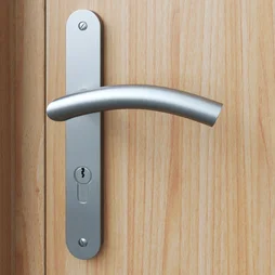 2 poignées sur plaque à cylindre Margaud inox nickel brillant, entraxe 195 mm