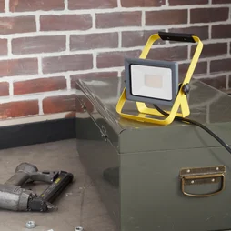 Projecteur portable extérieur module led 2700 Lm anthracite Yonkers INSPIRE