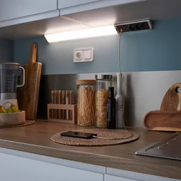 Réglette SKARLA prises + usb led 80 cm INSPIRE
