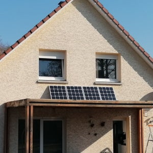 Panneau solaire - kit de démarrage, installation au mur, installation facile et branchement prise, BEEM ENERGY, 300 W