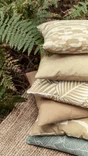 Coussin déco jungle, polycoton, l.45 x H 45 cm, jaune pécan, NATERIAL