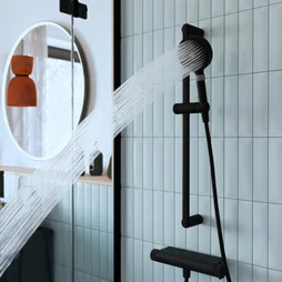 Pommeau multijets, flexible et barre SENSEA Neo, noir