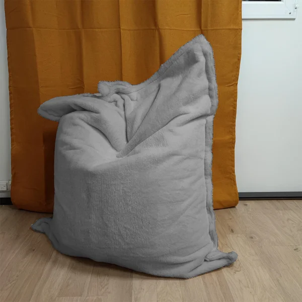 Maxi coussin fausse fourrure 110 x 130 cm gris