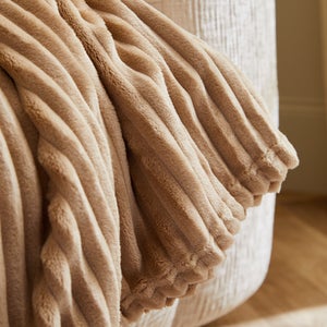 Plaid Lena, taupe trench 5 l.130 x L.170 cm INSPIRE 