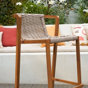 Chaise haute NATERIAL Gaia en aluminium et résine effet naturel