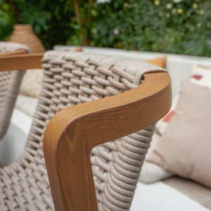 Chaise haute NATERIAL Gaia en aluminium et résine effet naturel
