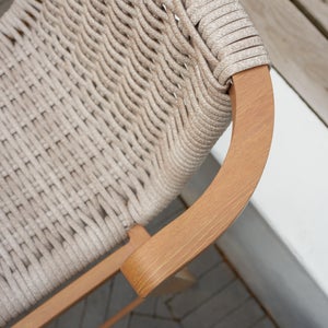 Chaise haute NATERIAL Gaia en aluminium et résine effet naturel
