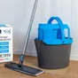 Balai à plat + seau gradué 2 compartiments + essoreur kit mains sèches