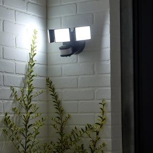 Projecteur extérieur Bastia led 4200lm 6500k ip65 noir INSPIRE