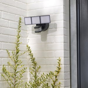 Projecteur extérieur Bastia led 4200lm 6500k ip65 noir INSPIRE
