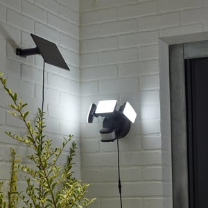 Projecteur ext solaire Bastia detection 2000lm 4000k ip54 noir Inspire