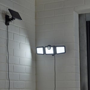 Projecteur extérieur solaire 3 têtes détection 1000lm 6500k ip44 noir