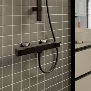 Mitigeur de douche thermostatique noir, Studio, SENSEA