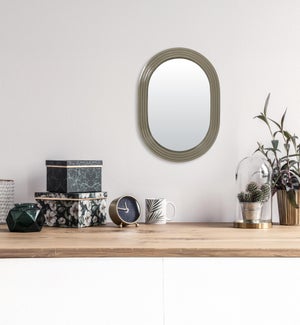Miroir ovale résine vert Color, l.15.8 x H.22 cm