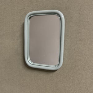 Miroir rectangulaire résine bleu clair Color, l.15.5 x H.22 cm