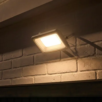 Projecteur LED 6750 lm, blanc chaud / neutre ou froid, Yonkers blanc INSPIRE